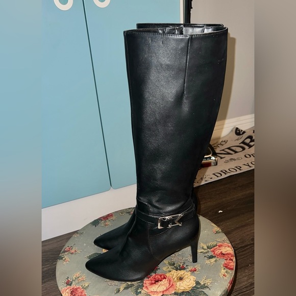 Calvin Klein leather boots - Picture 2 of 5